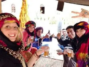 Viajes de Fin de Curso para estudiantes a Marruecos 6 estudiantes jovenes marruecos